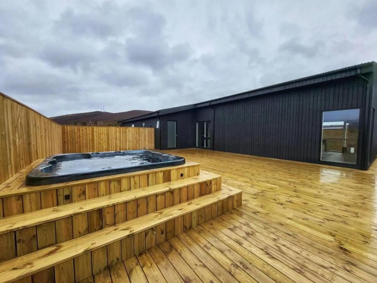 Luxury Log Home With A Hot Tub Selfoss Exterior foto
