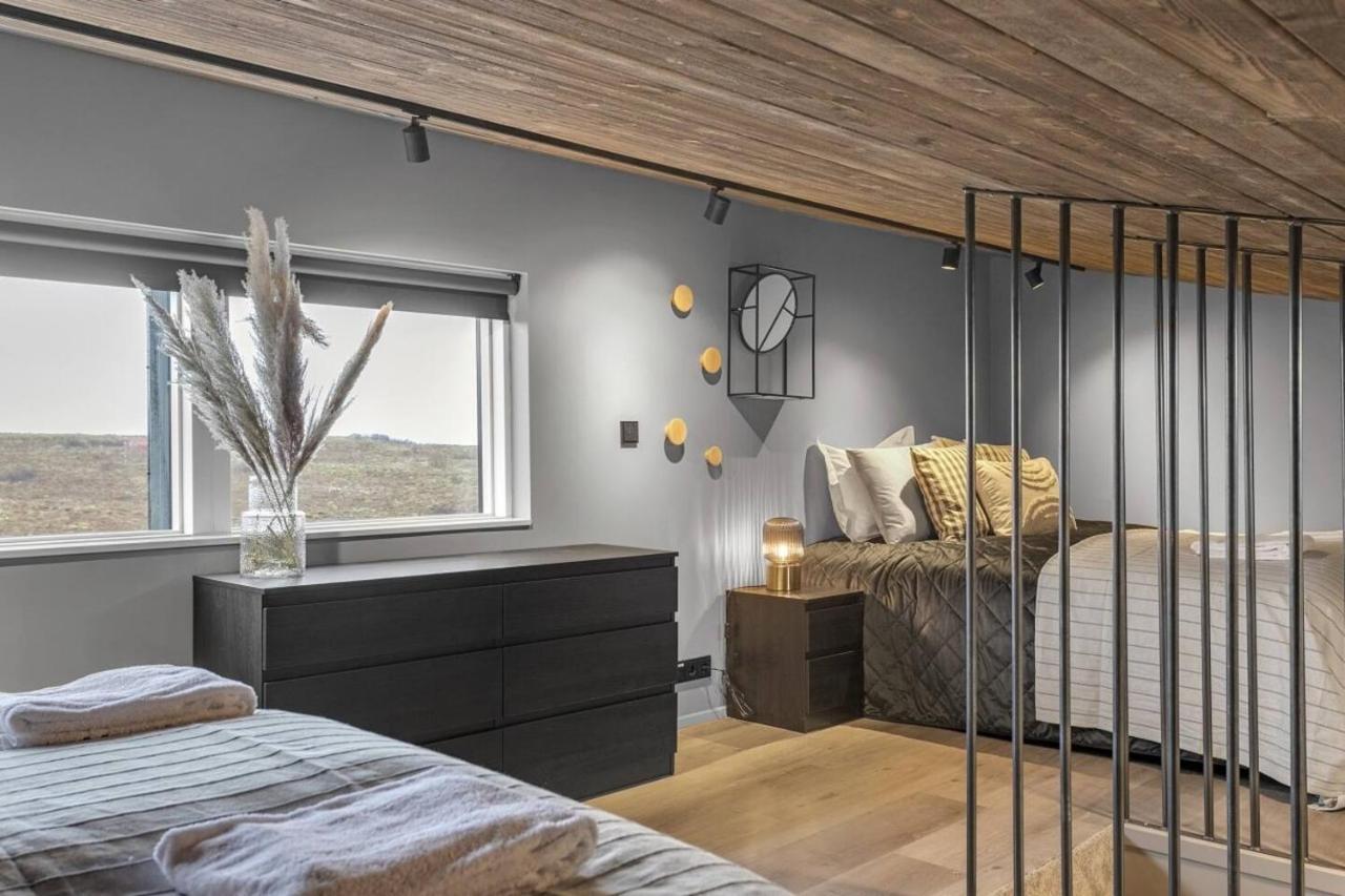 Luxury Log Home With A Hot Tub Selfoss Exterior foto