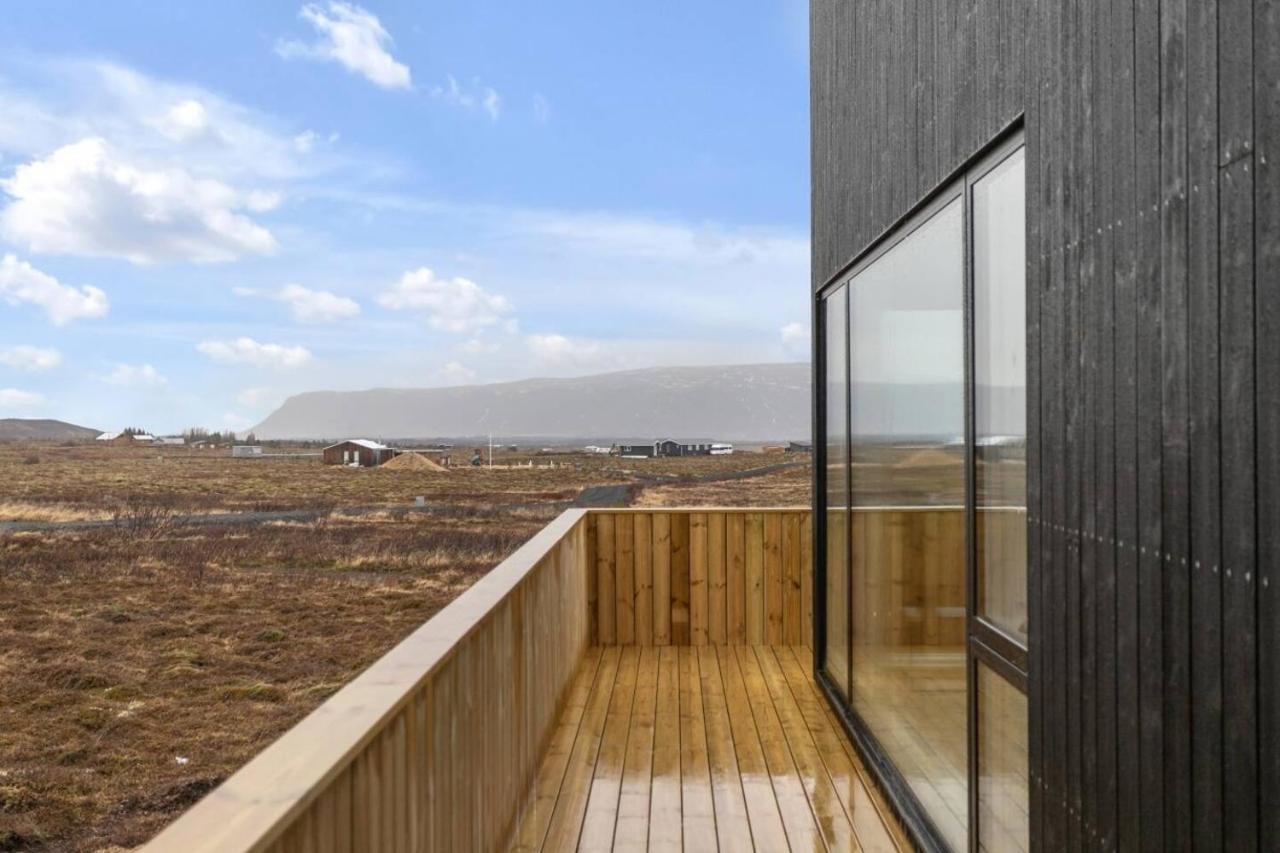 Luxury Log Home With A Hot Tub Selfoss Exterior foto