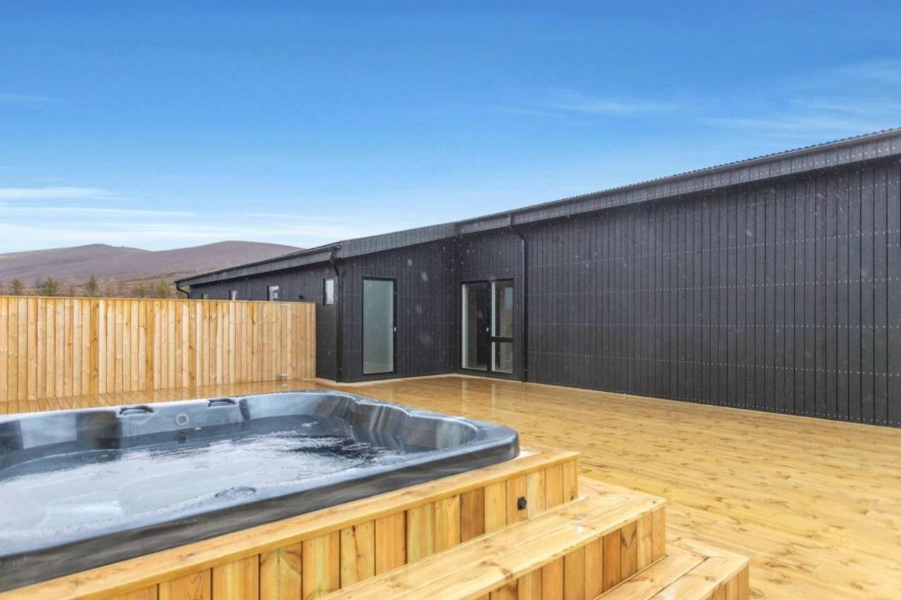Luxury Log Home With A Hot Tub Selfoss Exterior foto